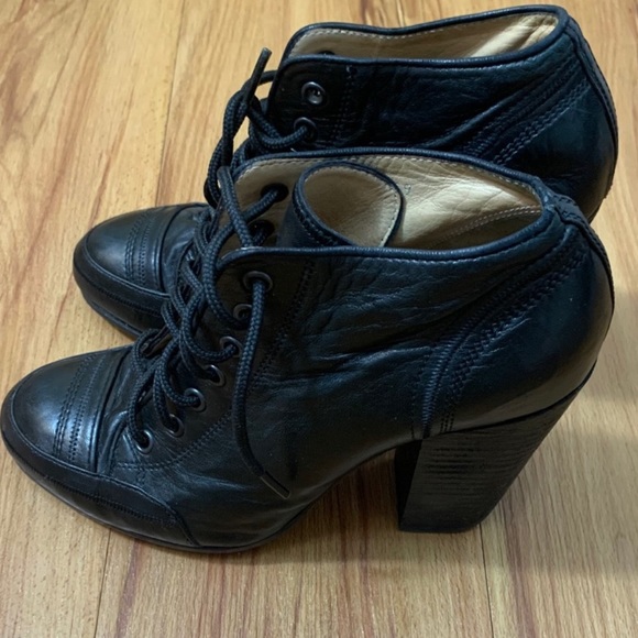 Dries Van Noten Black Lace Up Heeled Booties - Picture 3 of 11